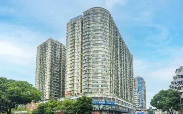 Home Inn Ease Hotel (Shiyan Wuyan Pedestrian Street North Renmin Road Branch)