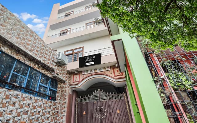 Capital O 41561 Hotel Paradise Residency