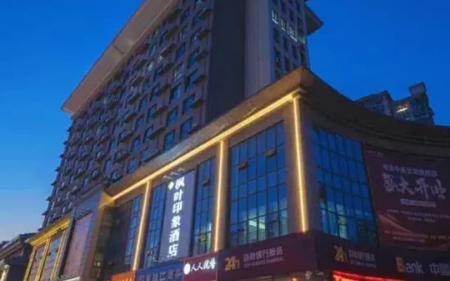 Maple hotel