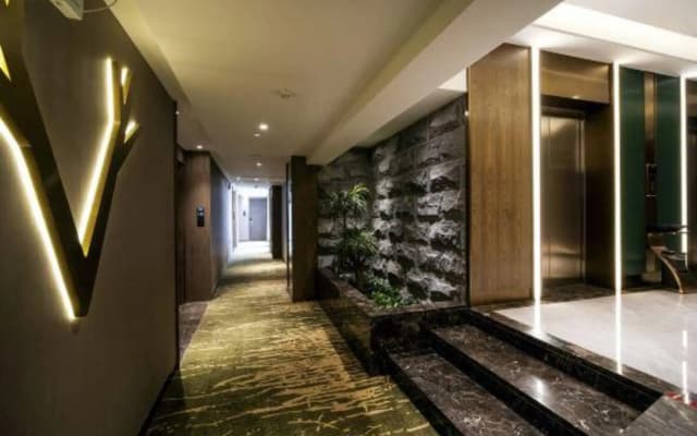 Huiyue Hotel (Guangzhou Baiyun Station Julong Subway Station Branch)