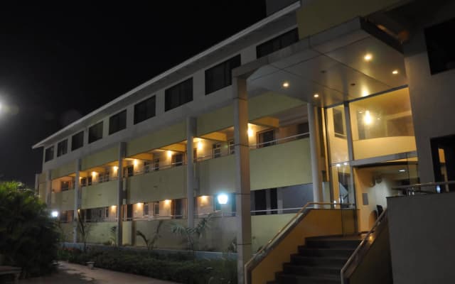 Hotel Palms Residency