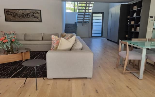 Amara Lincoln - 100m From Camps Bay Beach