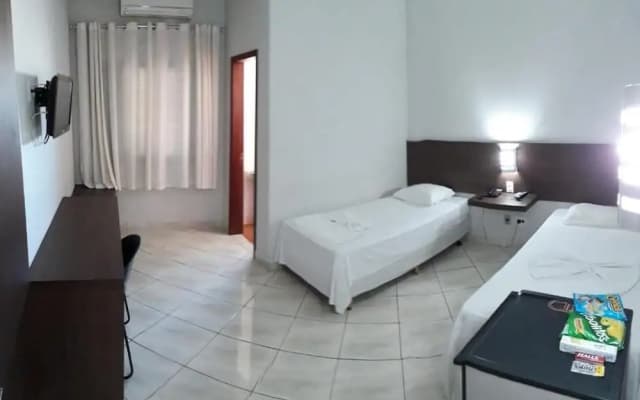 Junior Hotel