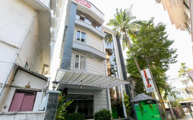 OYO 7077 Reegate Inn