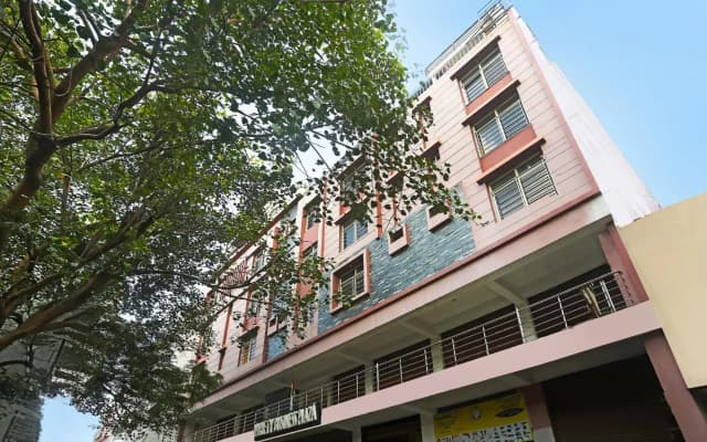 OYO 16428 Hotel Comfort Inn