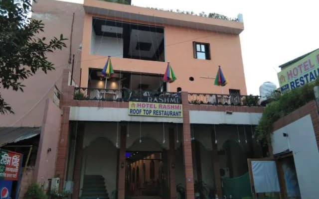 Goroomgo Rashmi Agra
