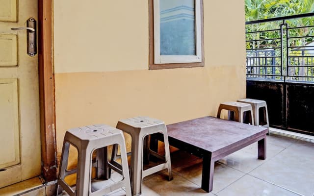 Hotel O Lili Kost SyariahNearKetapang Royal City