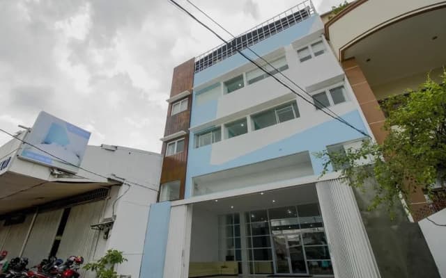 RedDoorz Plus near SoMa Rajawali Palembang