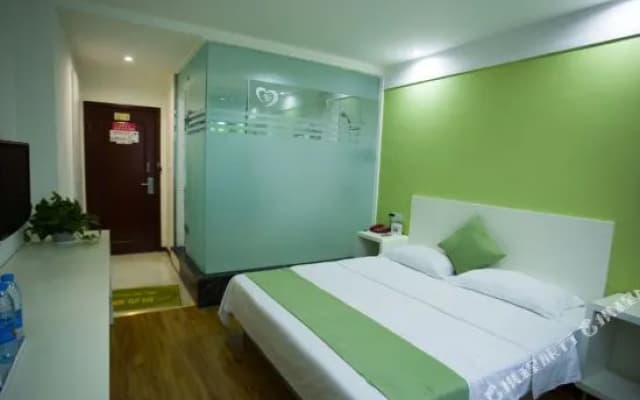 Yijia Hotel