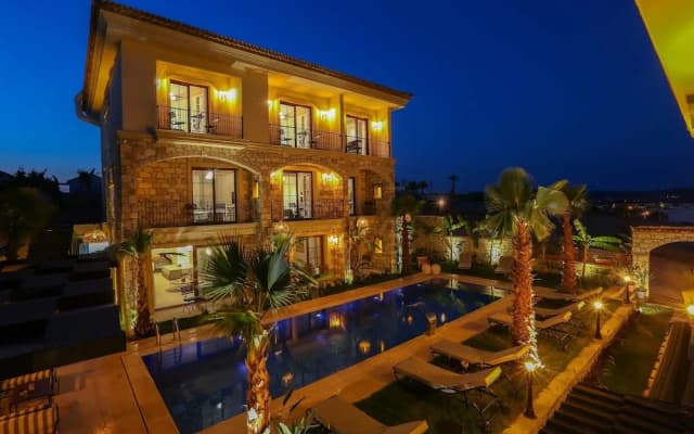 Avalon Boutique Hotel & Suites