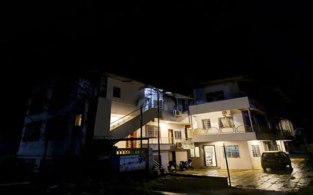 Treebo Trip Hotel Guru Krupa