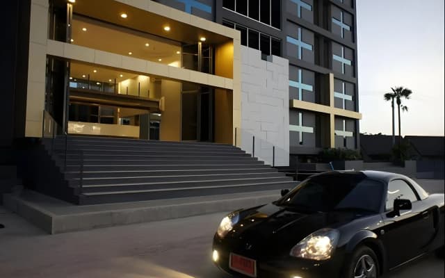 A+ Hotel