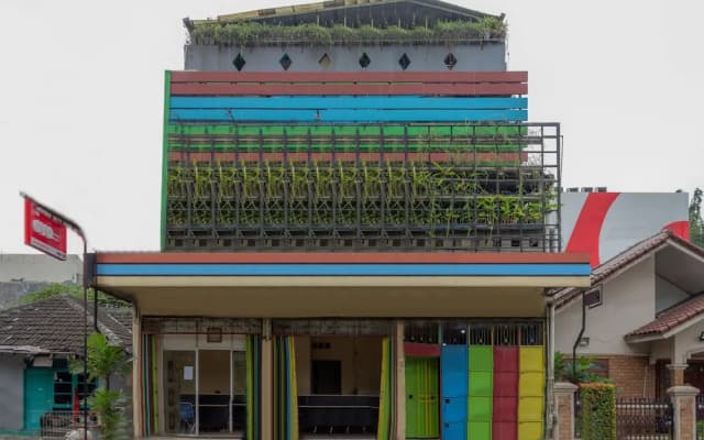Pelangi Guest House by OYO Rooms