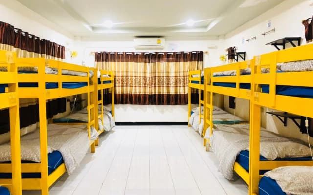 Pai Circus School and Resort
