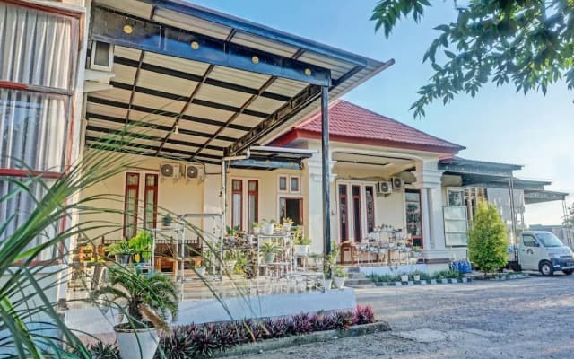 Collection O 91488 Hotel Lingkarsut Jeneponto Near Patung kuda, Jeneponto