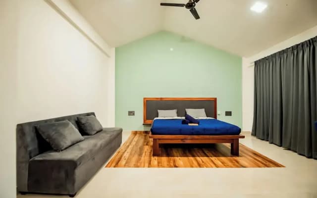 Commune18 Resorts