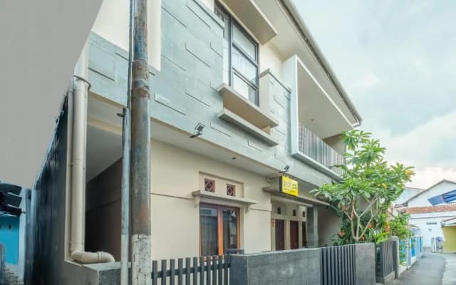 SPOT ON 2080 Rumah Kita Residence