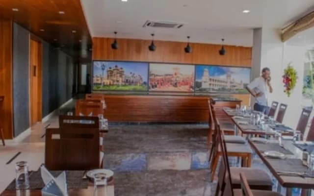 Shivas Gateway Airport Road