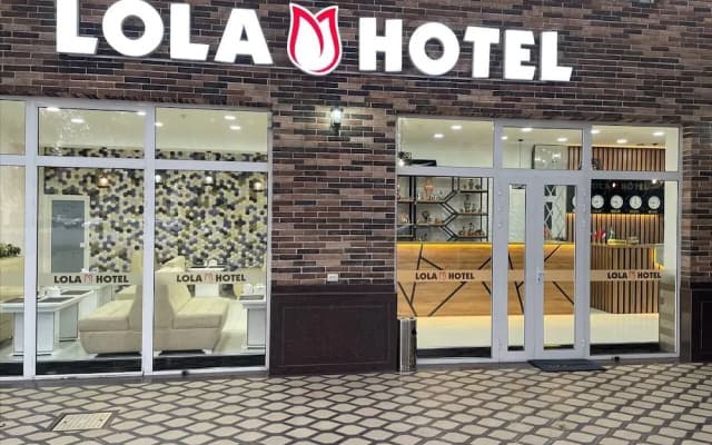 Lola Hotel