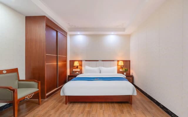 Long Yu Hotel
