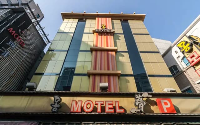 Mong Motel