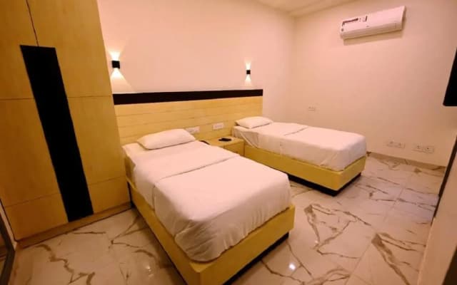 Hotel Prago by Green Deer Varanasi