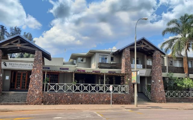 Elephant Springs Hotel