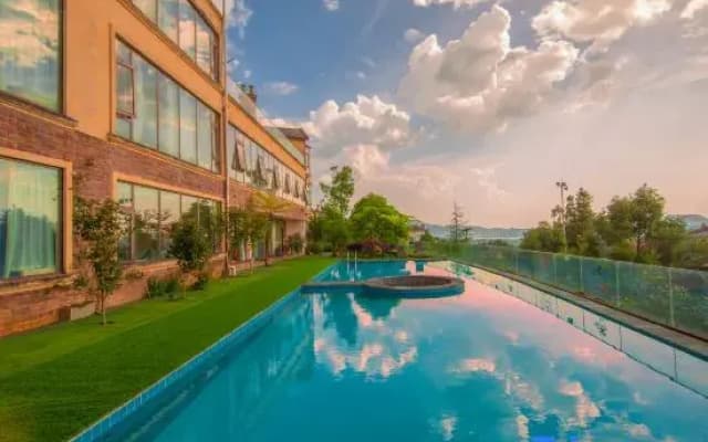 Yulan Dongshan, Tengchong | Mid-hill View | Authentic Hot Spring Luxury Villa Resort