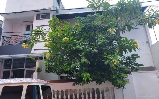 Eiffel Residence Cideng - Female Only