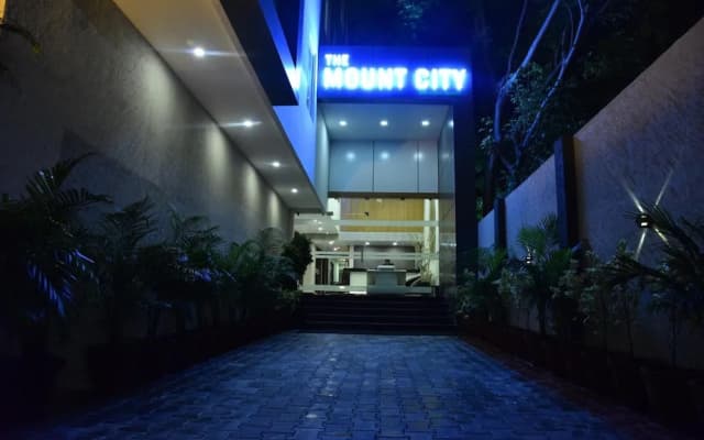 The Mount City