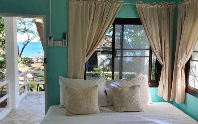 Blue Bay Bungalow