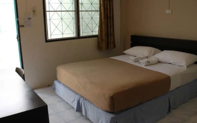 Baantonsai Garden Resort (SHA Extra Plus)