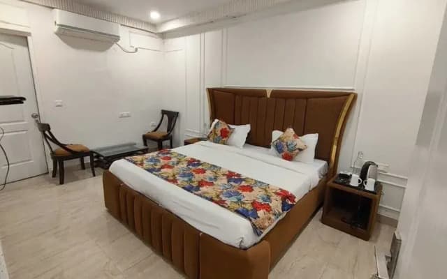Haveli NH 8