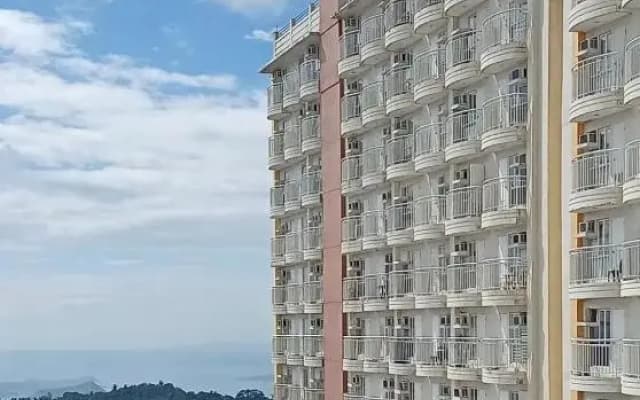 Netflix and Unli WIFI!!! The Elchies Room at Tagaytay Prime Residence