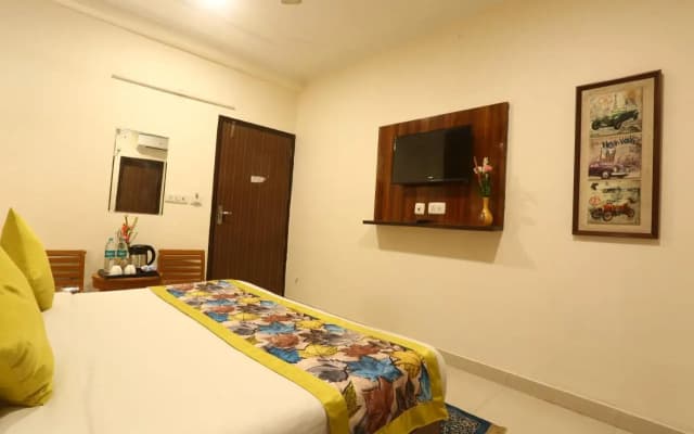 Hotel Earth