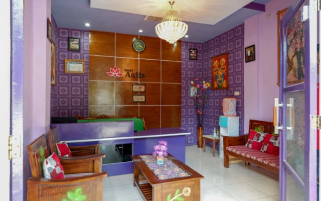 RedDoorz @ Hotel Aulia Majene