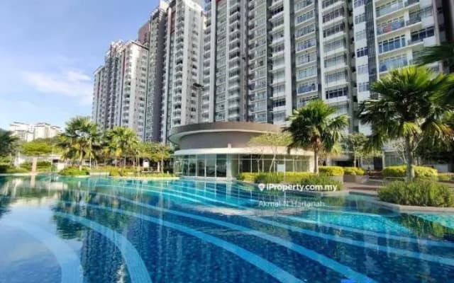 Putrajaya Dwiputra 6 Plus 1 PAX Fully Air-Con