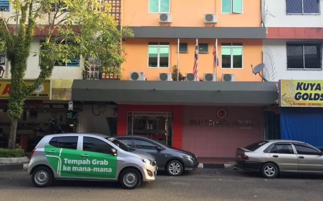 Red Tomato Hotel