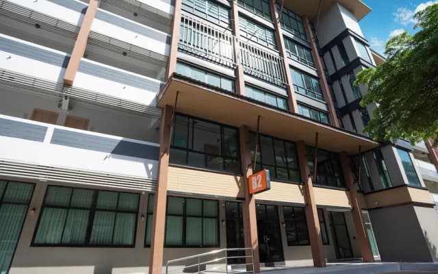 B2 Korat Night Market Boutique & Budget Hotel