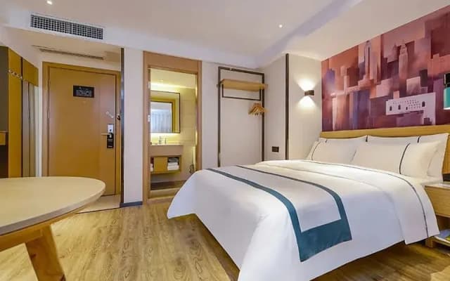 CCINN Hotel (Liupanshui Sports Center Store)