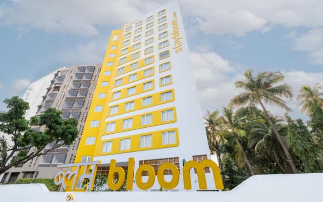 Bloom Hub WEH Andheri