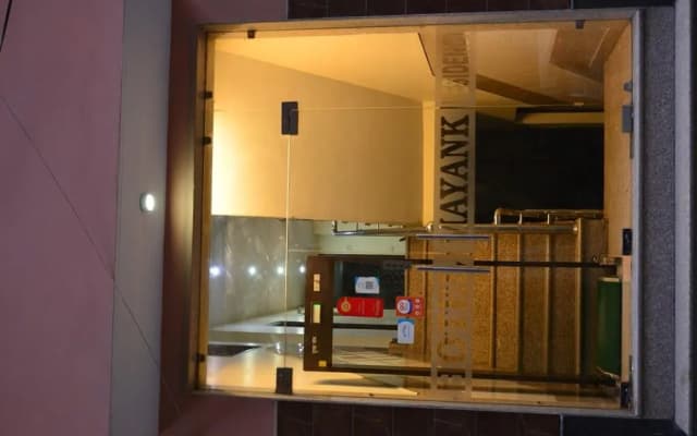 Room-hotel Mayank Plaza-near IGI Airport