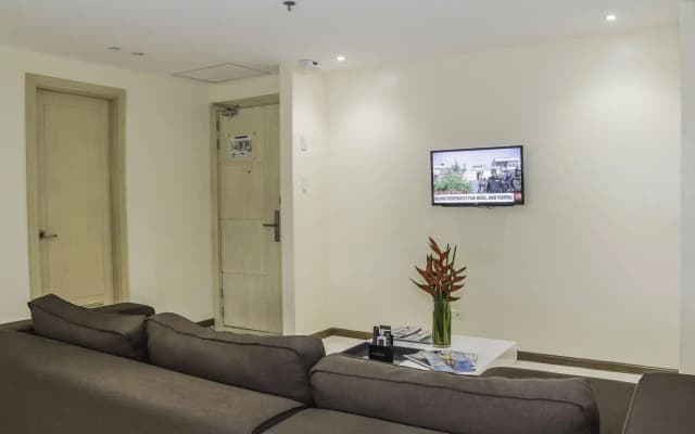 Golden Prince Hotel and Suites
