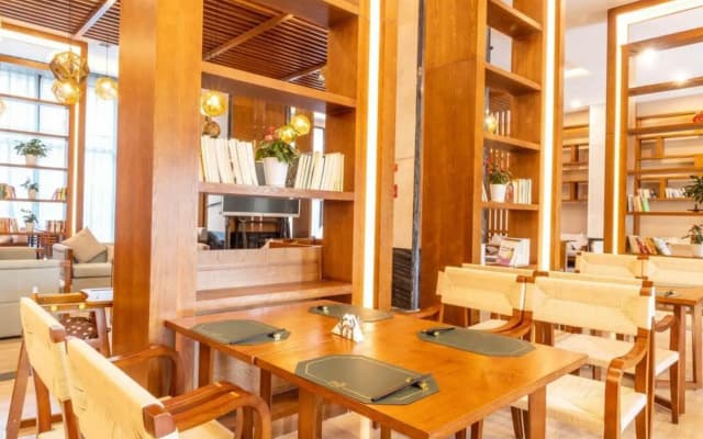 Miyi Anya Hotel