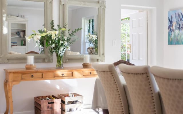 Honey Bird Lodge