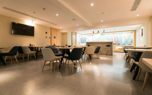 Hanting Hotel Xining Bayi Road Tuanjie Bridge