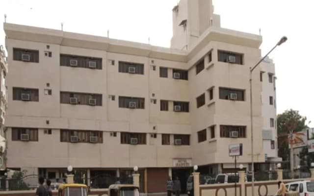 Maruti Hotel