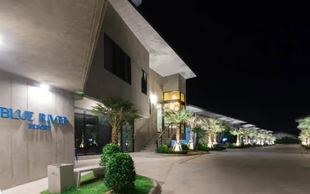 Blue River Resort