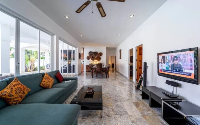 Private 4 Bedroom Pool Villa - NG411