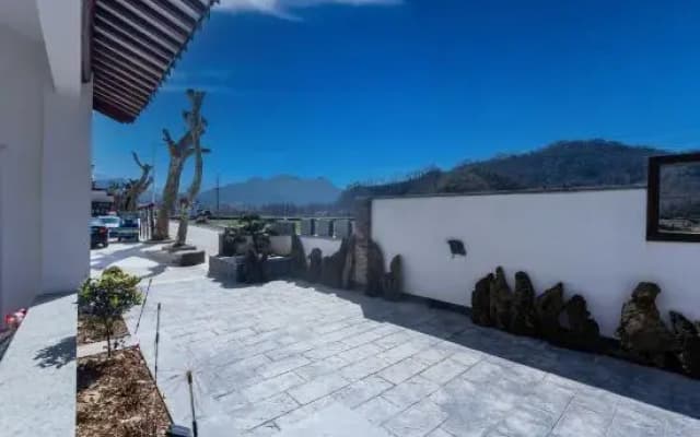 Yueke Village Country Inn